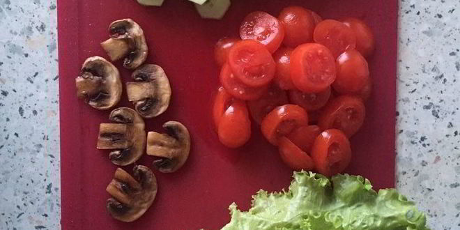 Рецепт постного бургера с котлетой из нута и свекольным соусом