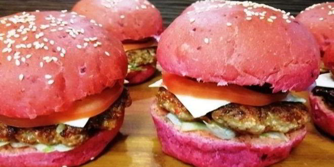 Рецепт розового бургера с нежнейшей котлетой