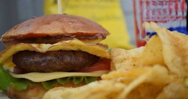 Рецепт Сочного бургера с омлетом