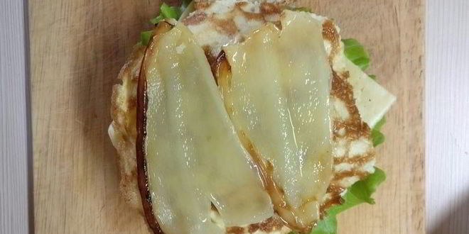 Рецепт сочного бургера с омлетом