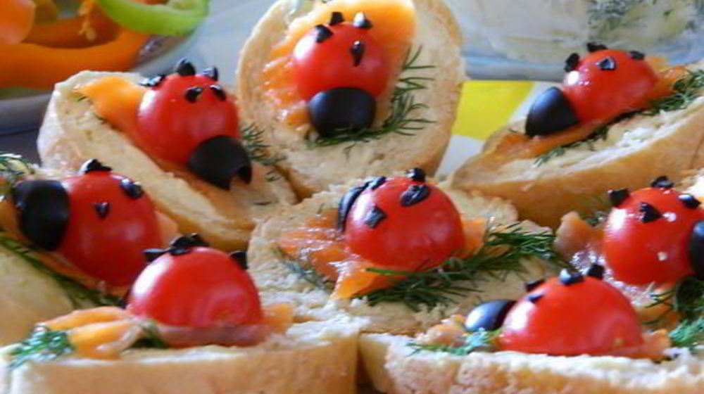 Как приготовить бутерброд божья коровка