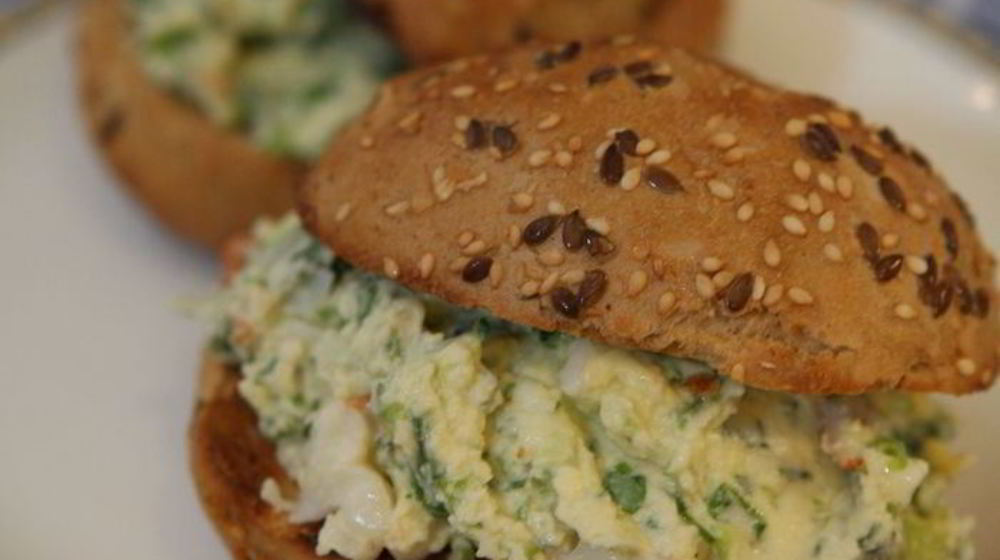 Как приготовить бутерброд с раками и маскарпоне