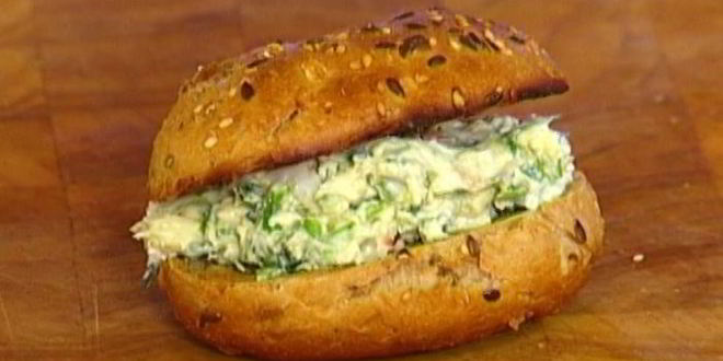 Рецепт бутерброда с раками и маскарпоне