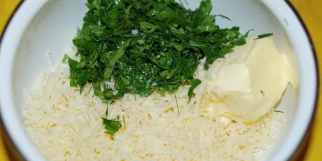 Рецепт бутерброда с сыром, зеленью и красной рыбой