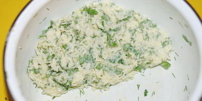 Рецепт бутерброда с сыром, зеленью и красной рыбой