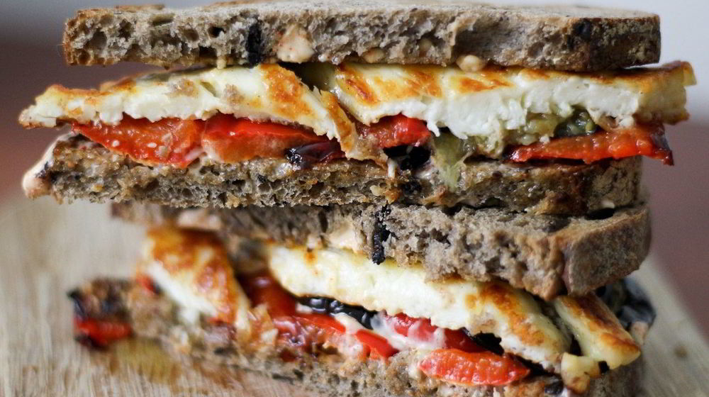 Как приготовить бутерброды с баклажанами и чесноком