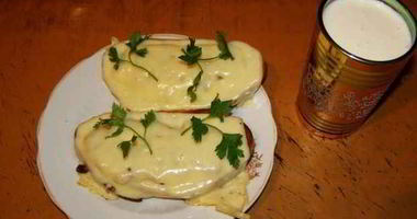 Рецепт Бутербродов с чесноком и сыром