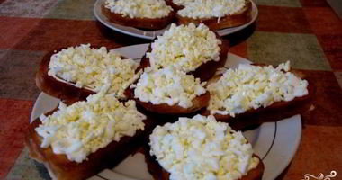 Рецепт Бутербродов с яйцом и чесноком