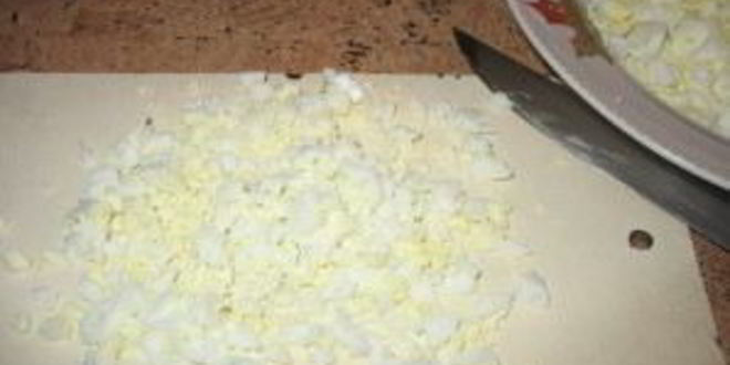 Рецепт бутербродов с яйцом и чесноком