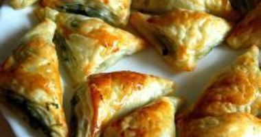 Рецепт Бутербродов-треугольников с сыром фета и шпинатом