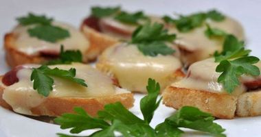 Рецепт Горячих бутербродов с колбасой и сыром