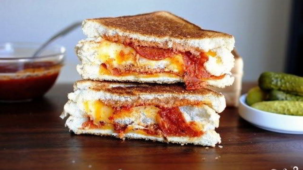 Как приготовить горячие пицца-бутерброды