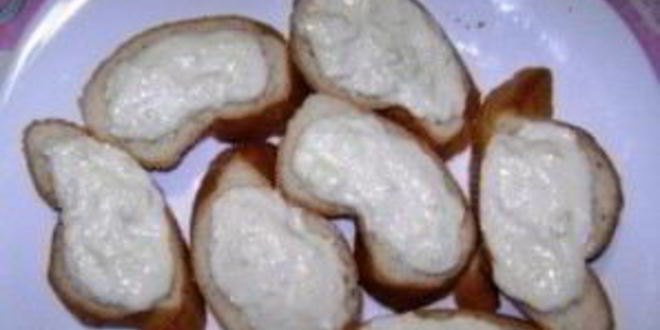 Рецепт маленьких бутербродов с красной рыбой