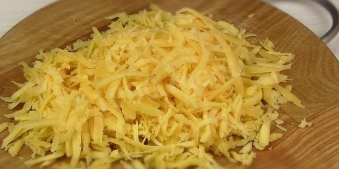 Рецепт жареных бутербродов с сыром и луком