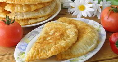 Рецепт Чебуреков из слоеного бездрожжевого теста