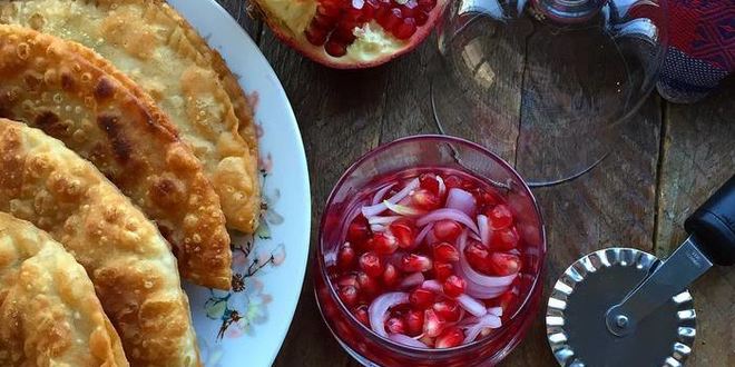 Рецепт чебуреков с мясом и сыром
