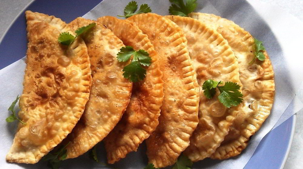 Как приготовить чебуреки с мясом и зеленью
