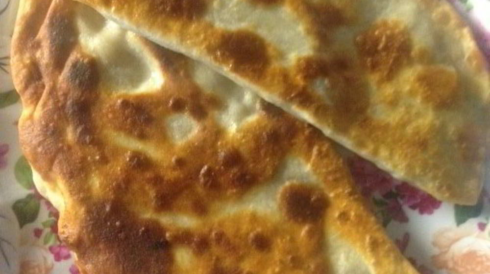 Как приготовить чебуреки с ветчиной и сыром