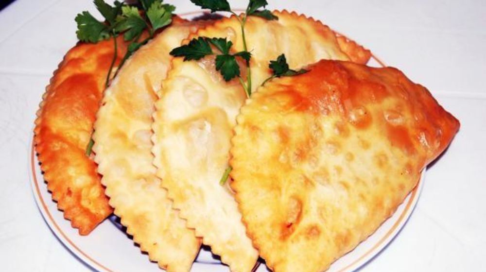 Как приготовить домашний чебурек