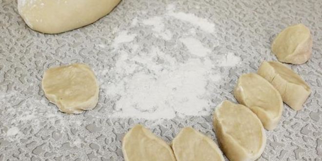 Рецепт пикантных чебуреков с фасольевой начинкой