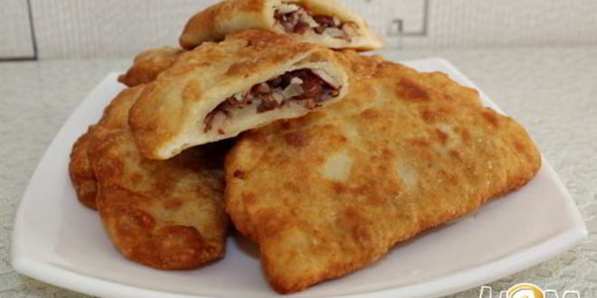 Рецепт пикантных чебуреков с фасольевой начинкой