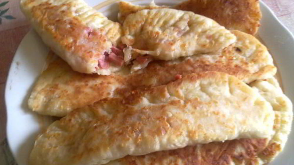 Как приготовить сырные чебуреки
