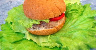 Рецепт Чизбургера с котлетой и запеченными овощами