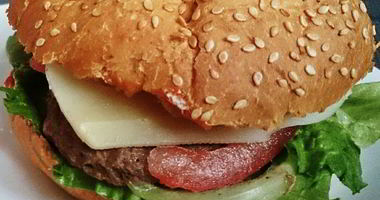 Рецепт Чизбургера с телячьей котлетой гриль