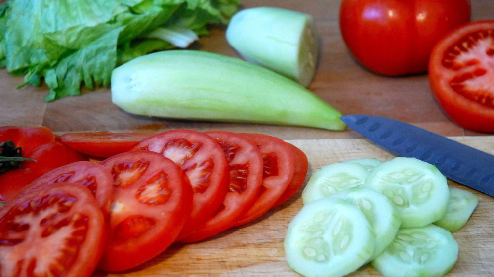 Как приготовить домашние чизбургеры с солеными огурцами