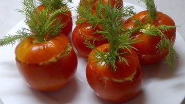 Рецепт Фаршированных помидорчиков — прекрасной летней закуски