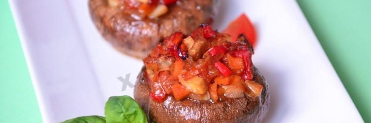 Рецепт Фаршированных шампиньонов с помидорами в духовке
