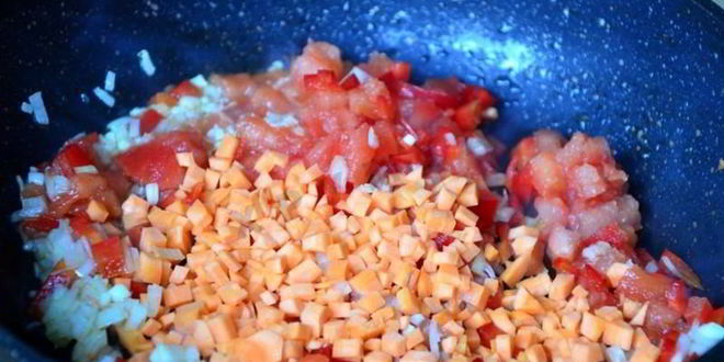 Рецепт фаршированных шампиньонов с помидорами в духовке