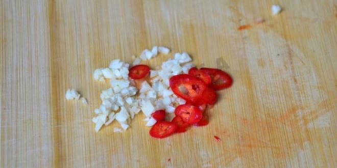 Рецепт фаршированных шампиньонов с помидорами в духовке