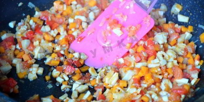 Рецепт фаршированных шампиньонов с помидорами в духовке