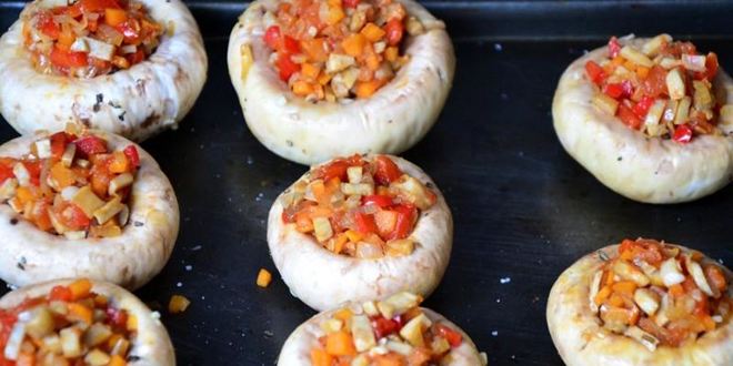 Рецепт фаршированных шампиньонов с помидорами в духовке