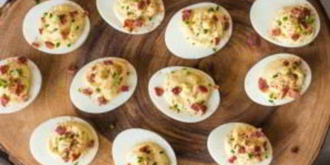 Рецепт фаршированных яиц с беконом