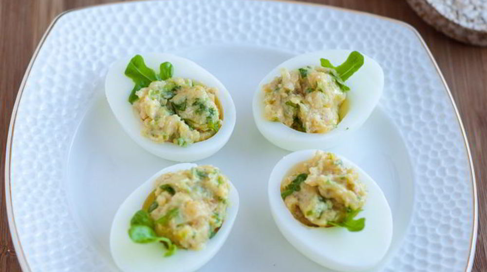 Как приготовить фаршированные яйца с хреном