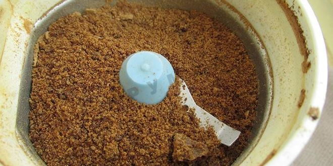 Рецепт фаршированных яиц с рулетиками из малосольной кильки