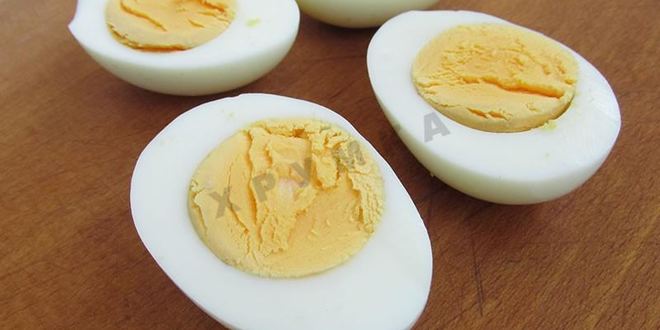 Рецепт фаршированных яиц с рулетиками из малосольной кильки