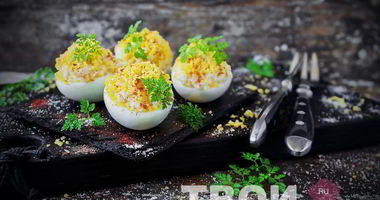 Рецепт Яиц, фаршированных кальмарами