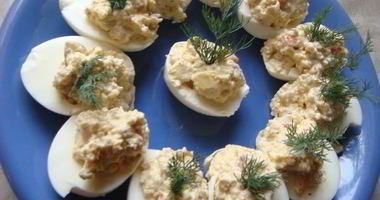 Рецепт Яиц, фаршированных креветками и оливками