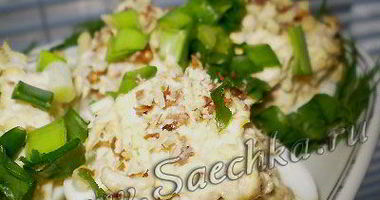 Рецепт Яиц, фаршированных куриным филе и грецкими орехами