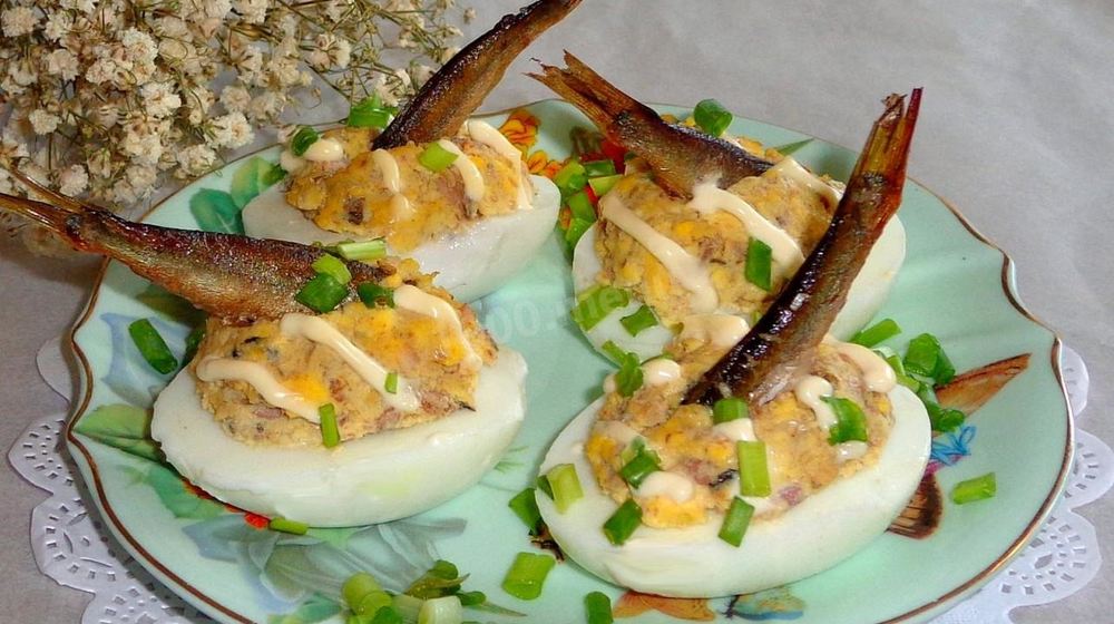 Как приготовить яйца фаршированные шпротами