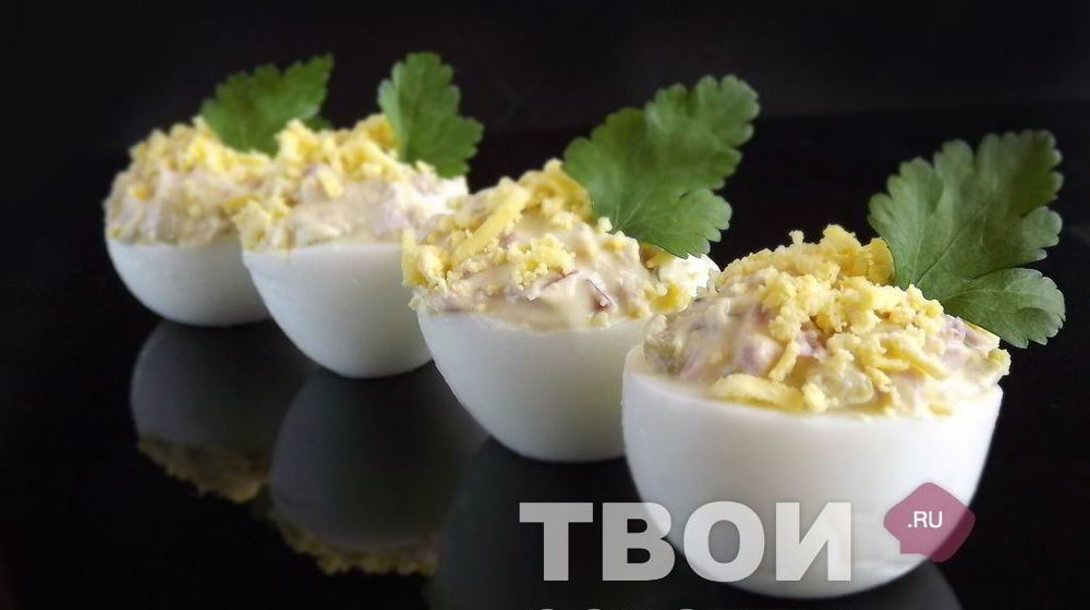 Как приготовить яйца, фаршированные ветчиной
