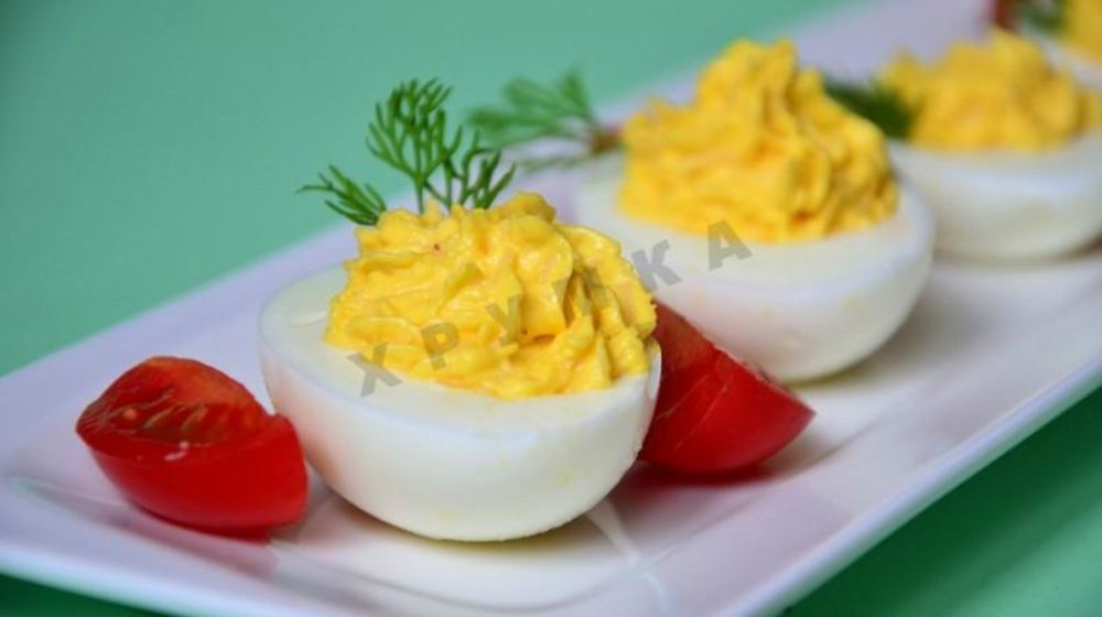 Как приготовить закуску яйца фаршированные зеленью с твердым сыром
