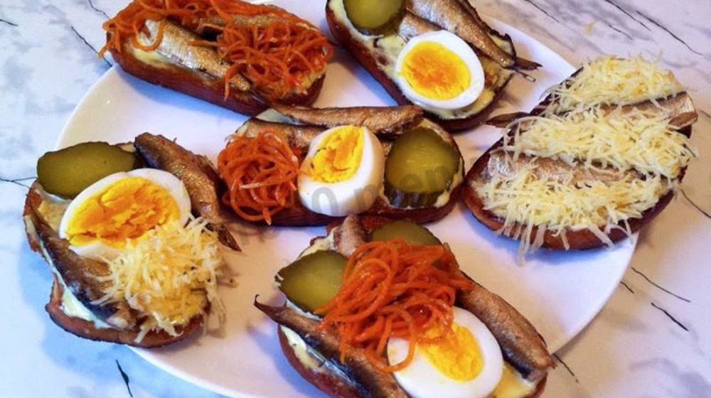 Как приготовить бутерброды со шпротами гренки