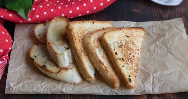 Рецепт Гренков из белого хлеба на сковороде