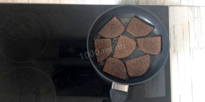 Рецепт гренков из черного хлеба с чесноком