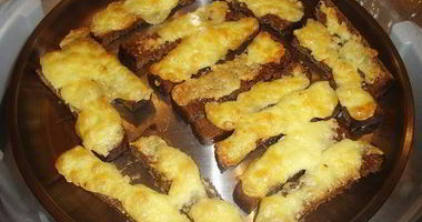 Рецепт Гренков из черного хлеба с сыром