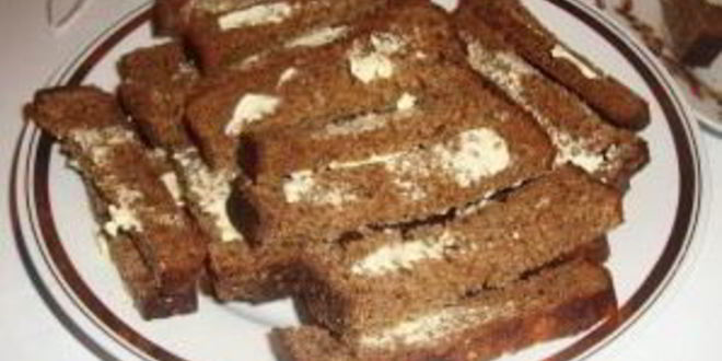 Рецепт гренков из черного хлеба с сыром